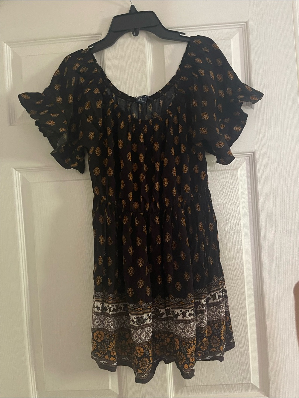 Forever 21 Black and Gold Puff-Sleeve Boho Mini Dress